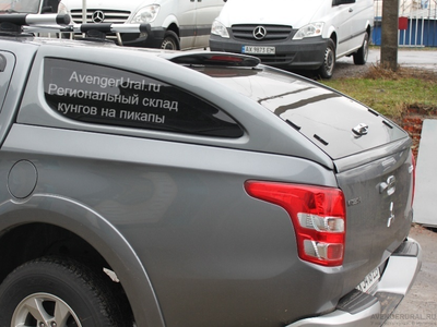 Кунг Starbox серый U17  на новый Mitsubishi L200. Козырёк над задним стеклом продолжает линию крыши!