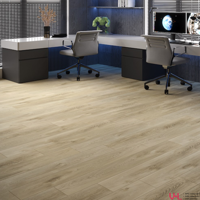 Кварцвиниловая плитка Art East Tile Premium Дуб Монца 153-2 42 класс толщина 2.5 мм с фаской клеевая 3.82 м2