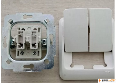 Установка одноклавишного выключателя в загородном доме ИВАНМАСТЕР