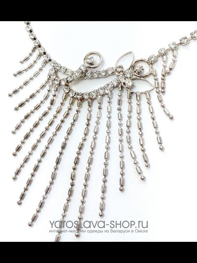 Колье под серебро со стразами
