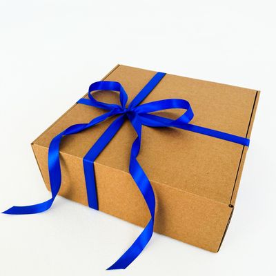 3 штуки - Подарочная коробка GILEV 32х32х12см с наполнителем и синей лентой