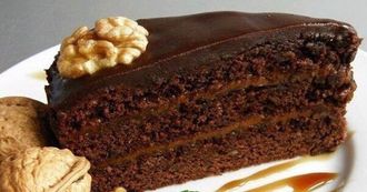 Торт шоколадный с черносливом