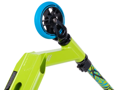 “Трюковой самокат Tech Team Duker 1.0 в неоново-зеленом цвете.”