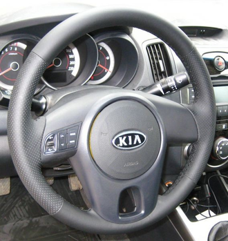 Кожаная накладка на руль Kia Cerato II (TD) (2009-2013), Kia Rio II (JB) (2009-2011), Kia Soul I (AM) (2008-2014), Kia Venga (YN) (2009-2018), черная