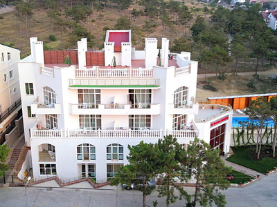 Севастополь «И мирный зов святынь и цитаделей слава»