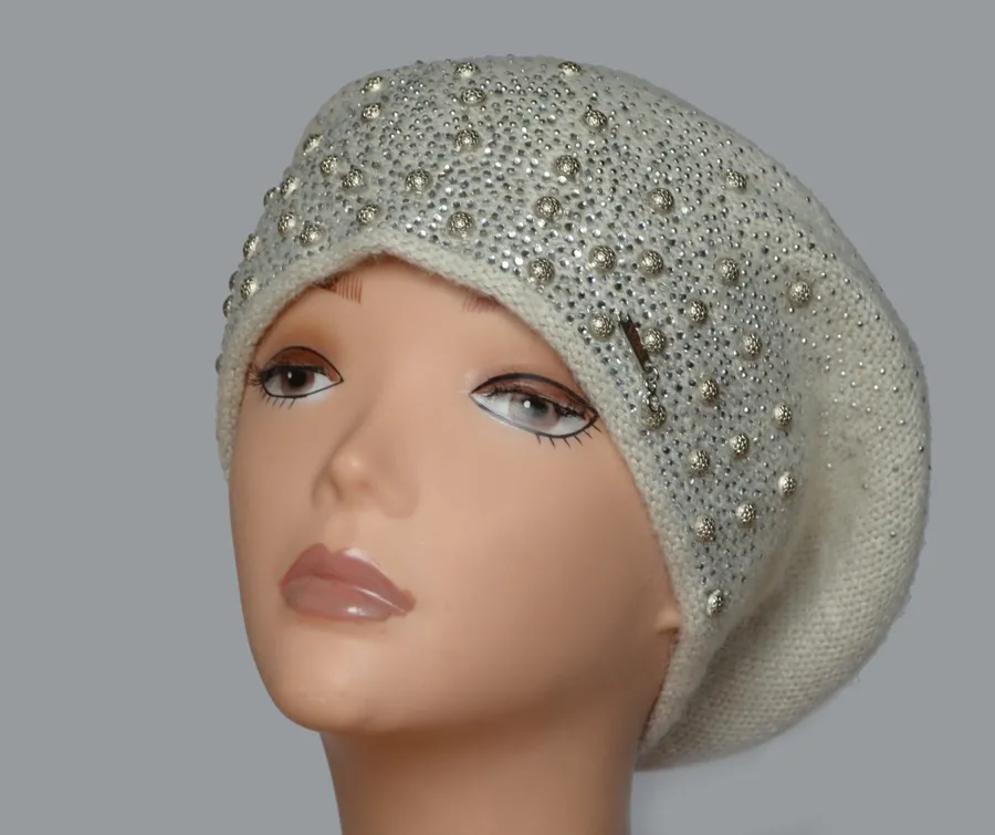 Vizio Collezione Италия берет зима 2020 фото