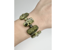 Браслет из уральского змеевика