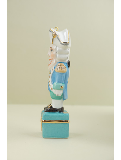 Щелкунчик на подарке (небесный)