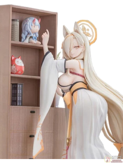 Фигурка 1/7 Куваками Кахо (Kuwakami Kaho Memorial Lobby Ver.)