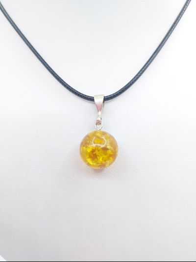 Кулон из медового янтаря &quot;Шар&quot;