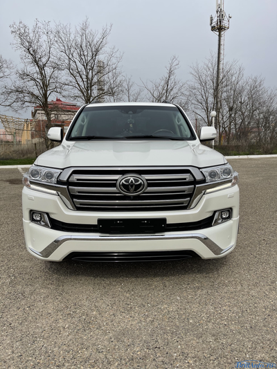 Передний обвес Land Cruiser 200 Executive White белый