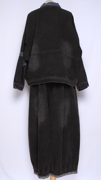 Джинсовка-бомбер "Металлические бусины" синяя, черная р.48-54