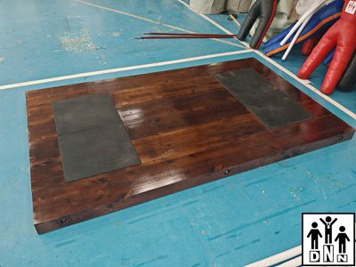 Помост тяжелоатлетический (для становой) с морением 2,5х1,5х0,1м рез. Амортизаторы: 1х0,5х0,04м DNN