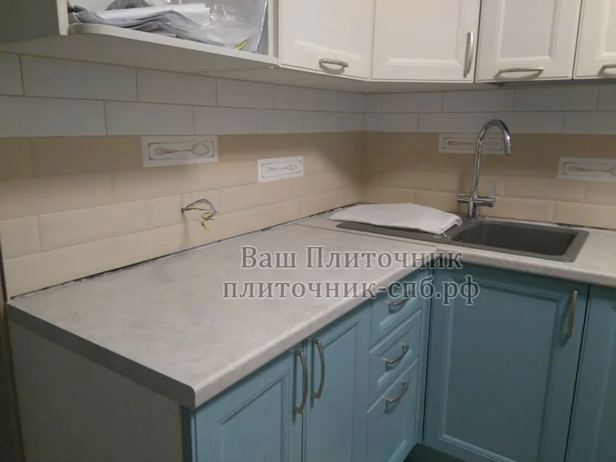 Укладка плитки кабанчик на фартук