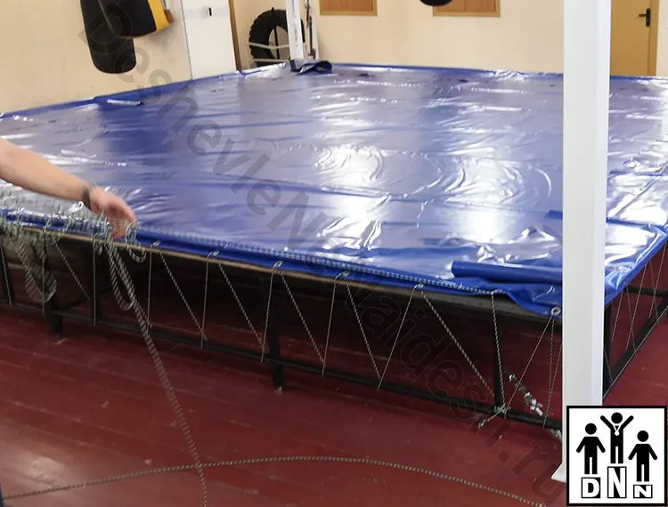 Монтаж ринга на помосте