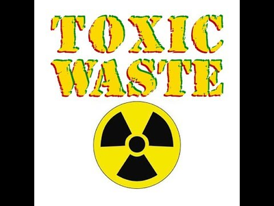 Самые кислые конфеты в мире - Toxic Waste