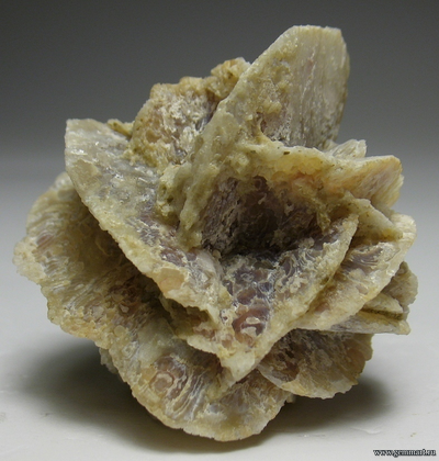 Кварц по селениту. США. 25*25*25мм.