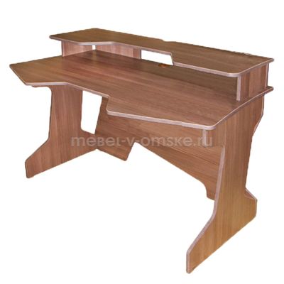 КМ351 Стол компьютерный №102. Размер: 1400*900*800