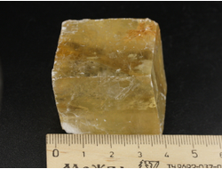 Кальцит оптический золотистый (исландский шпат), скол по спайности, Бразилия (40*35*25 мм, 76 г) №38299
