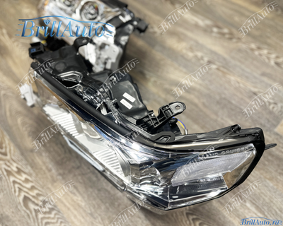 Фары Toyota Land Cruiser 200 светлые классические (GBT)