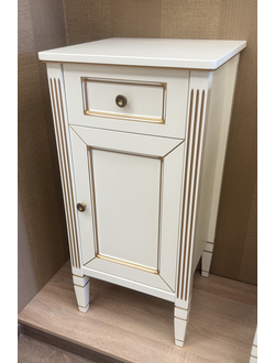 ВЫСТАВОЧНЫЙ ОБРАЗЕЦ: КОМОД АЛЬБИОН 43 ЦВЕТ БЕЖЕВЫЙ С ПАТИНОЙ (ПЕТЛИ СПРАВА)