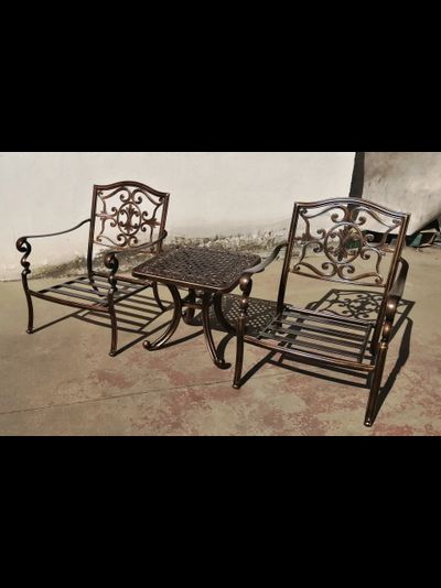 Кресло из литого алюминия Venice