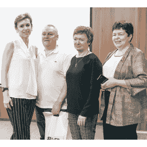 Участники симпозима Л.Кшнясева и Е.Храмова с врачами (в центре) А.Сафроновым и Н. Гольмгрен