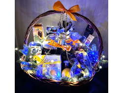 Новогодняя корзина подарочная премиум