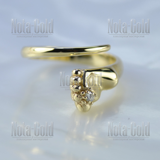 Золотое кольцо на рождение жёлтое золото 585 пробы с бриллиантом