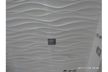 Рамки выключателей и розеток при монтаже немного утапливаются, а место подготавливается ручным фрезером по дереву