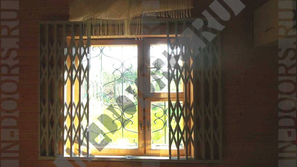 Раздвижные решетки на окна в деревянный дом 22