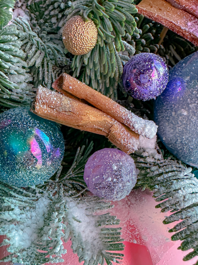 Композиция с елью "Баббл гам"