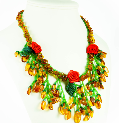 Колье из янтаря и чешского бисера " Веточки"