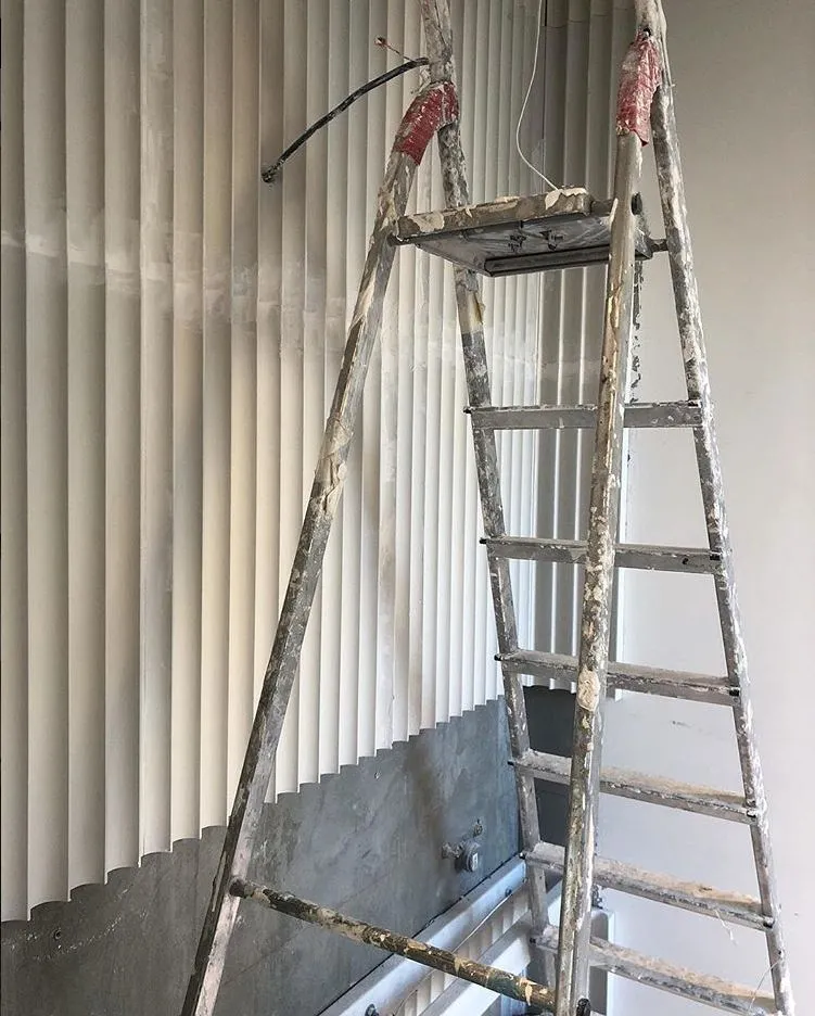 Смонтированные каннелюры, осталось обработать швы и покрасить.