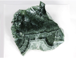 Клинохлор (серафинит), срез полированный с одной стороны, Россия, Иркутская область (45*45*6 мм, 7,8 г) №28401