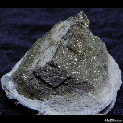 Пирит, "спектропирит", в полости конкреции. Россия. 57*47*43мм