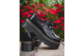 Полуботинки Dr Martens 1461 на платформе, шнуровка атласными лентами.