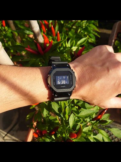 Часы Casio G-Shock GM-5600B-1