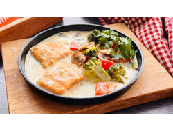 Горбуша в сливочно-чесночном соусе