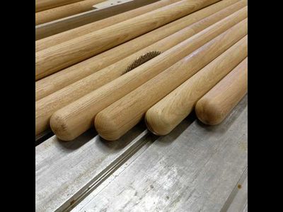 Окончание круглого поручня из дуба