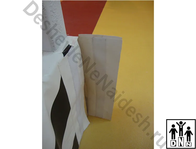 Боксерский ринг на помосте Зебра