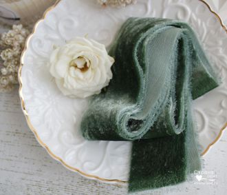 Бархатная лента CYPRESS GREEN VELVET 3,5 СМ * 138 СМ