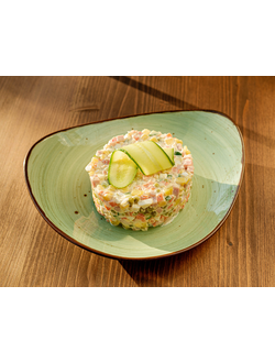 Салат Оливье с языком (100 г)