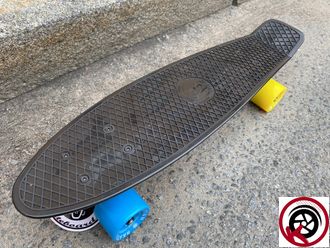 Мини-Круизер Fish Board 22" Черный на разноцветных колесах