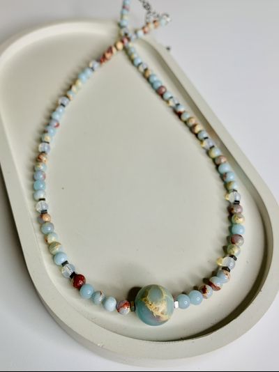 Бусы из голубого халцедона в ассортименте