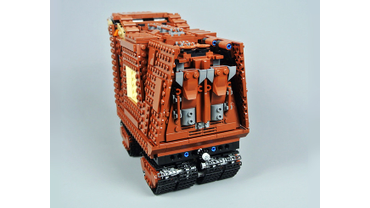 Мощные Парогенераторные Установки, приводящие Песчаный «Краулер»  в движение, находятся в его кормовой части (LEGO # 75220).
