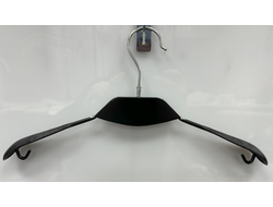 AM010B Вешалка плечики черная