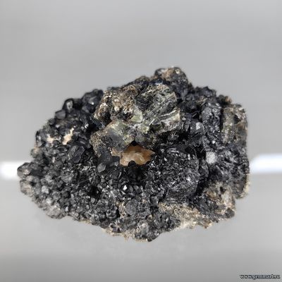 Шпинель черная, диопсид, кальцит. Россия. 65*47*32мм