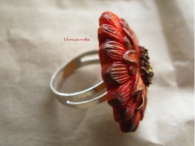 Кольцо-цветок "Календула" из термоглины - летнее оранжевое украшение