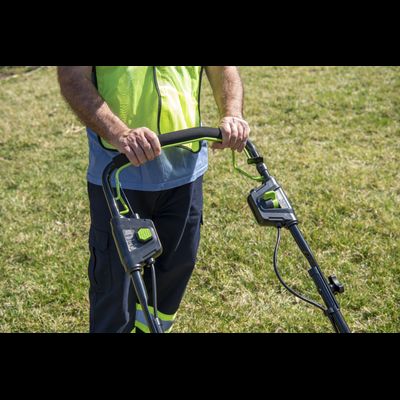 Аккумуляторная газонокосилка Greenworks GC82LM51SP2